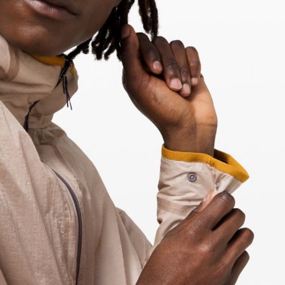 Lululemon Take The Moment Reverse Jacket
Robert Geller Collection - Picture 5 of 13